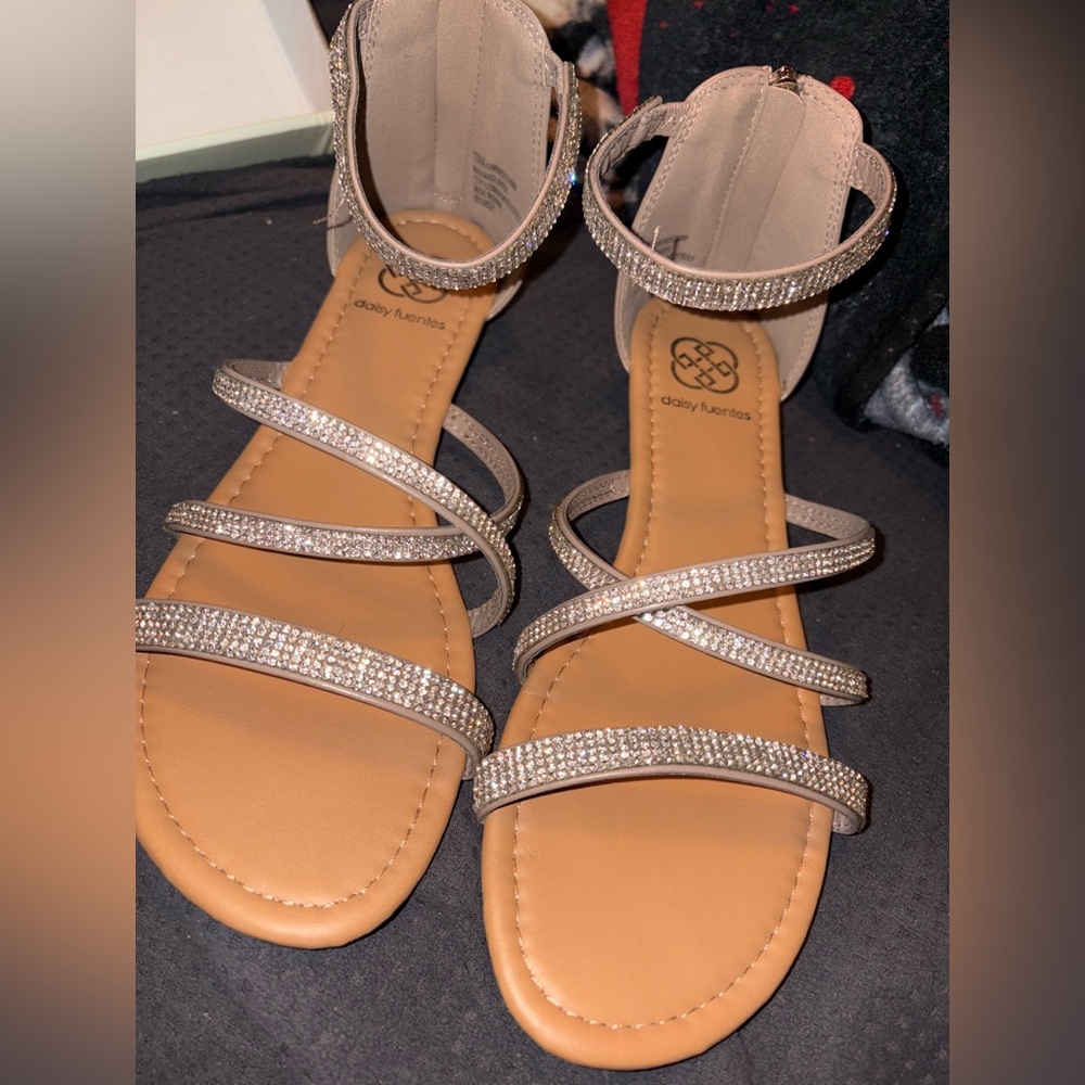 Daisy Fuentes Sandals Women’s 10 - Picture 2 of 5